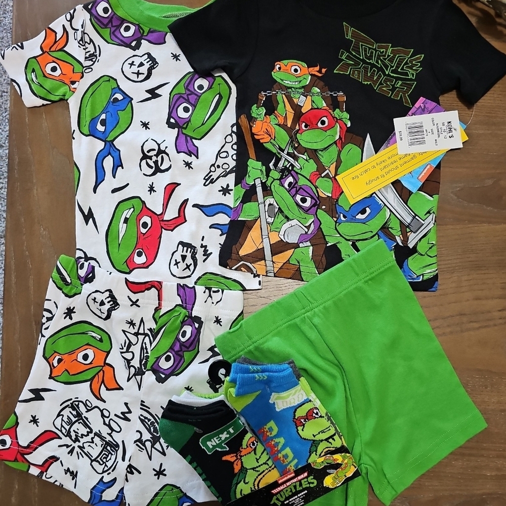 Boys Size 4 Ninja Turtle pajamas & socks bundle